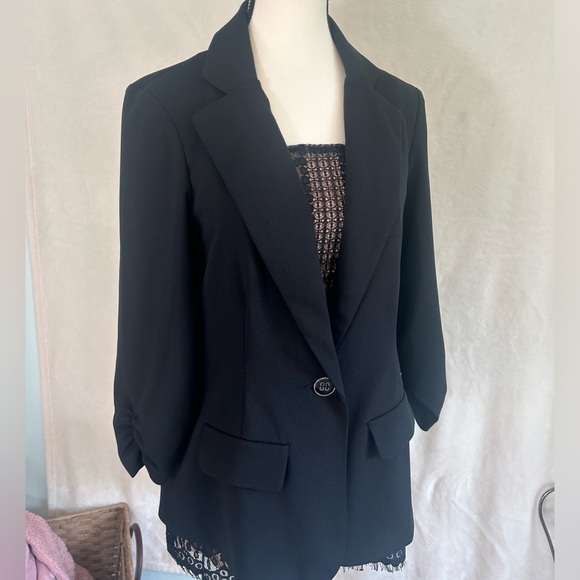 Black Blazer - Picture 5 of 7